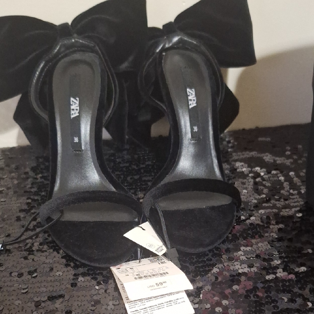 Zara Black Heeled Sandals Elegant Design